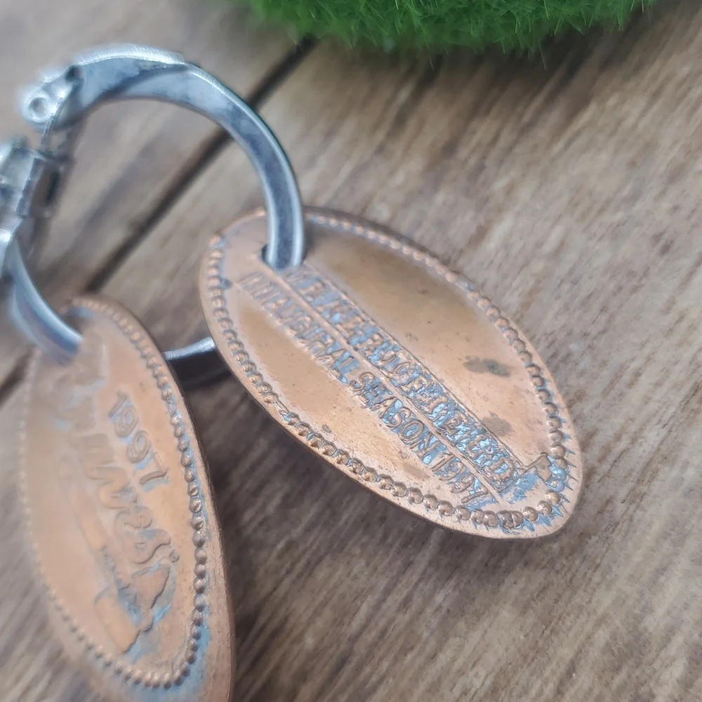 Stylish‎ Copper Braves Collectible Baseball Vintage 1997 Keychain P340